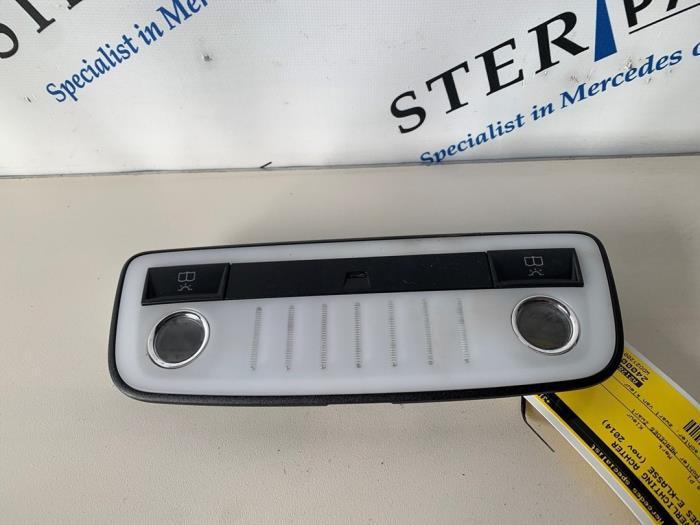 Binnenverlichting achter van een Mercedes E-Klasse, Auto-onderdelen, Verlichting, Mercedes-Benz, Gebruikt, 3 maanden garantie