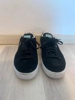 Chaussures Puma Suede taille 42 - noires - comme neuves, Enlèvement, Comme neuf, Noir, Baskets