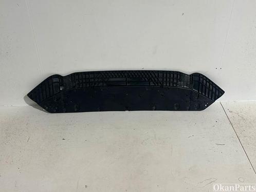 Audi A4 8W B9 voorbumper bodemplaat 8W0807611A, Auto-onderdelen, Carrosserie, Voor, Gebruikt