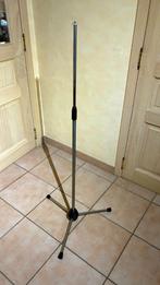 Microfoon statief en studiomicrofoon AKG, Muziek en Instrumenten, Ophalen, Gebruikt, Studiomicrofoon