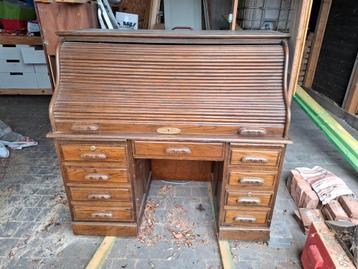 Vintage secretaire beschikbaar voor biedingen