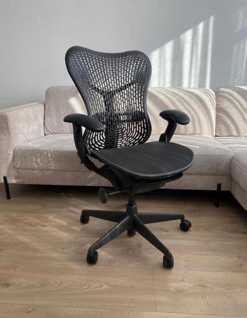 Ergonomische bureaustoel Herman Miller mirra  beschikbaar voor biedingen