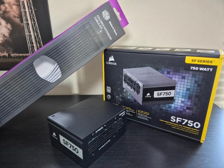 Alimentation Corsair SF750 + kit de câbles d'extension, Informatique & Logiciels, Alimentations internes, Comme neuf, Envoi