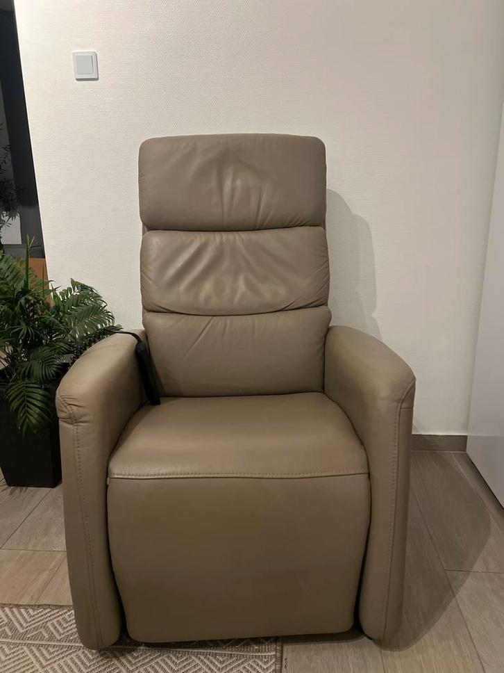 Hukla Lederen Relaxzetel – 2 Motoren – Sta-op Functie, Huis en Inrichting, Fauteuils, Zo goed als nieuw, Leer, Ophalen