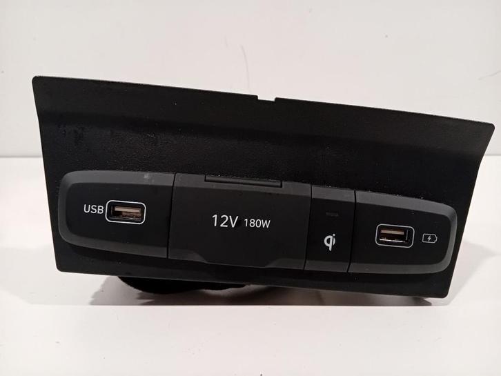 AUX POORT usb Hyundai Tucson (NX) (84630n7100nnb), Auto-onderdelen, Overige Auto-onderdelen, Hyundai, Gebruikt