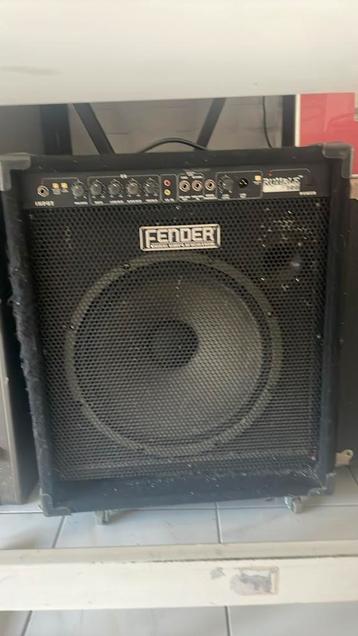 Ampli de basse Fender Rumble 100, Musique & Instruments, Enlèvement, Utilisé, Guitare basse, 100 watts ou plus