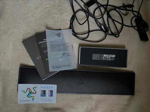 Razer Thunderbolt 4 Dock Chroma/ Razer wrist rest+ cables, Computers en Software, Dockingstations, Zo goed als nieuw, Docking station
