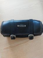 Lederen tasje 
prijs 10 € koopje
meer info 0475 72 60 62, Ophalen, Nieuw