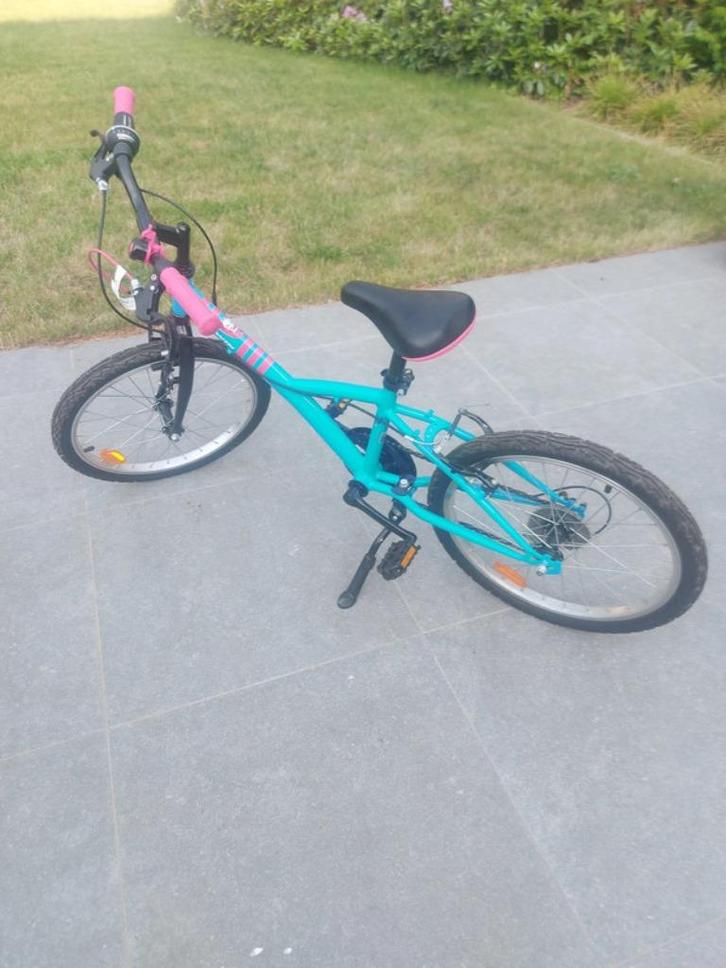 B'TWIN Kinderfiets 20 inch –Voor 6-9 jaar –Turquoise/fuchsia, Fietsen en Brommers, Fietsen | Meisjes, Zo goed als nieuw, 20 inch