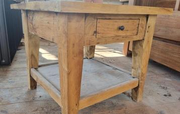 Koffie tafel  beschikbaar voor biedingen