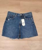 Nieuw! Stradivarius Jeansshort maat 42, Kleding | Dames, Spijkerbroeken en Jeans, Blauw, Nieuw, Ophalen of Verzenden, W33 - W36 (confectie 42/44)