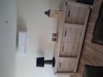 Een dressoir  kleine kast en een tafel, Huis en Inrichting, Kasten | Dressoirs, Ophalen of Verzenden, Zo goed als nieuw