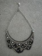 Feestelijke halsketting met strass., Handtassen en Accessoires, Kettingen, Ophalen, Overige materialen, Nieuw, Zilver