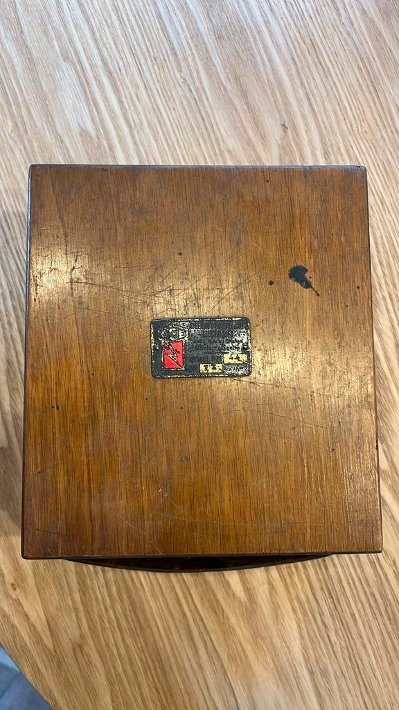 Ampèremeter in een houten kist, Antiek en Kunst, Antiek | Overige Antiek, Ophalen