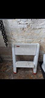 Escabeau a 2 marches, en plastique, Bricolage & Construction, Échelles & Escaliers, Enlèvement