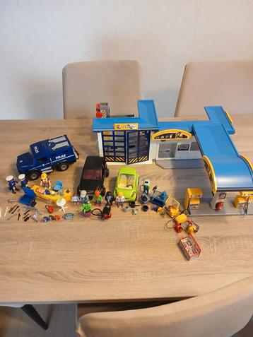 Playmobil brandstofpomp + garage beschikbaar voor biedingen