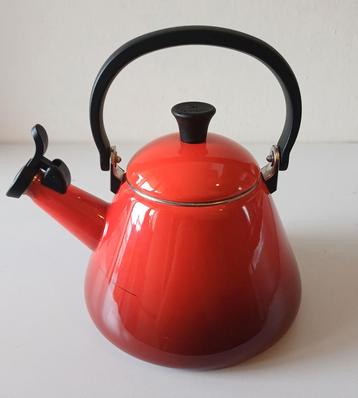 Theepot voor water. beschikbaar voor biedingen
