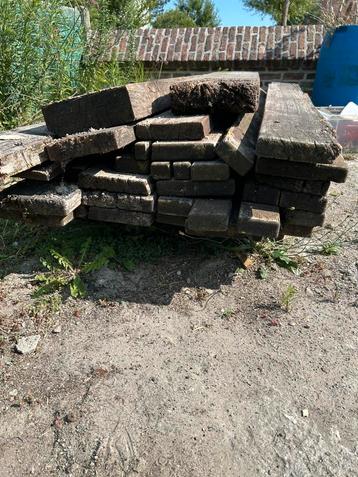 Partij mooi oud verweerd hout beschikbaar voor biedingen