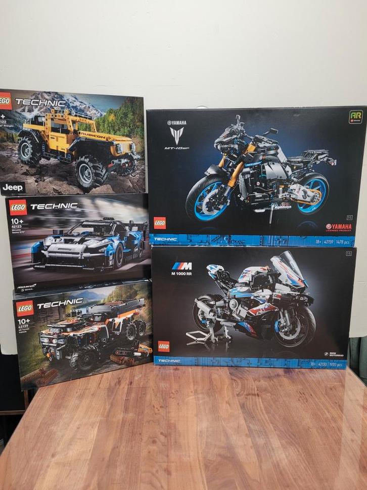 Lego Technic, Alle sets zijn nieuw, verzegeld en uit product, Kinderen en Baby's, Speelgoed | Duplo en Lego, Nieuw, Lego, Complete set