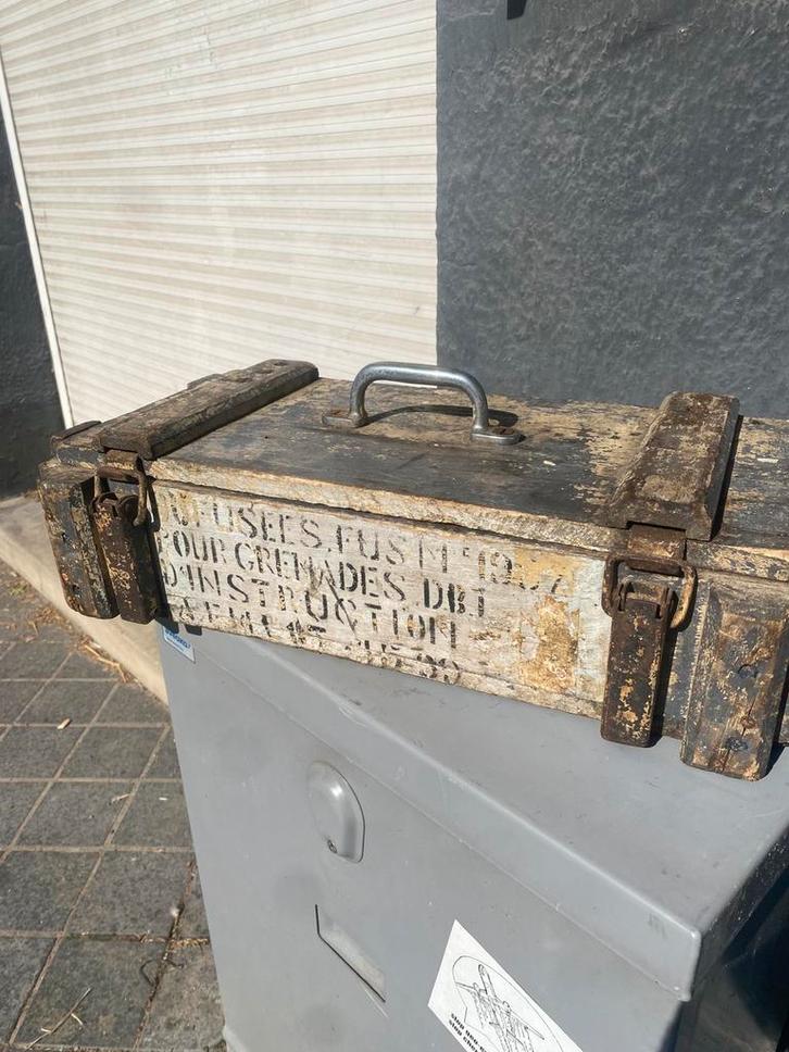 Vintage Munitiekist met Inscriptie - Decoratief & Authentiek, Huis en Inrichting, Woonaccessoires | Kisten, Zo goed als nieuw