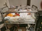Antiek glazen moederhuis bedje mooi voor de reborn, Verzamelen, Ophalen, Levensecht of Reborn