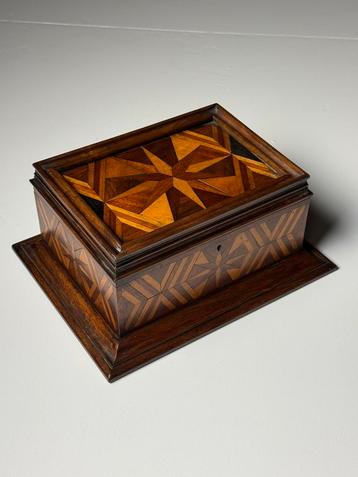 Marquetry Kistje Juwelenkistje 19e eeuw beschikbaar voor biedingen