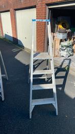 Ladder solide, Ophalen, Zo goed als nieuw, Ladder, Opvouwbaar of Inschuifbaar