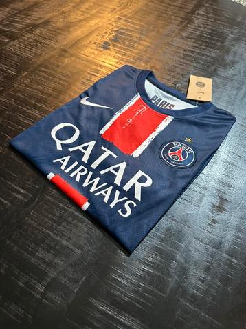 Maillot PSG 24/25 beschikbaar voor biedingen