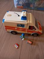 Ambulance  Playmobil avec gyrophare numéro 6685, Los Playmobil, Gebruikt, Ophalen