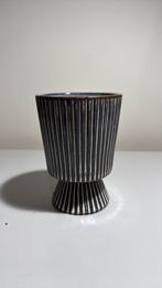 Joli pot de fleurs, Enlèvement, Comme neuf