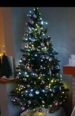Kerstboom 180cm met 2 dozen kerstballen en kerststalfiguren, Diversen, Kerst, Ophalen, Gebruikt