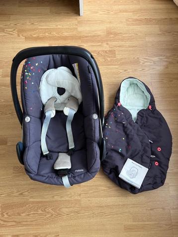 Maxi Cosy pebble + voetenzak beschikbaar voor biedingen