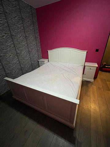 Slaapkamer wit beschikbaar voor biedingen