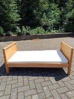 Lit enfant en bois massif avec matelas, Maison & Meubles, Autres couleurs, Bois, 190 cm ou moins, Une personne