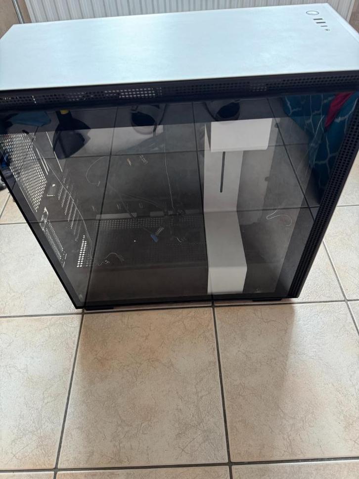 Nzxt H710i  + underglow, Computers en Software, Computerbehuizingen, Ophalen