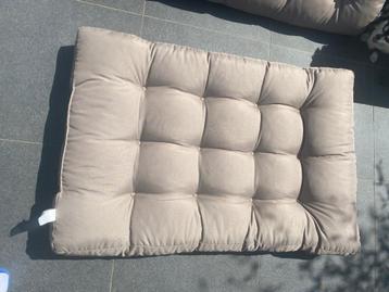 Palletkussens beschikbaar voor biedingen