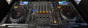 2x Pioneer CDJ-2000 + 1x Pioneer DJM-900nexus beschikbaar voor biedingen