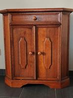 Charmant eiken bijzetkast of halkast, Enlèvement