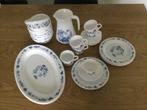 Vintage Arcopal servies met blauwe bloempjes, Ophalen of Verzenden, Zo goed als nieuw