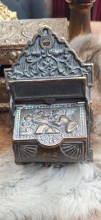 Brons zoutpotje, Enlèvement