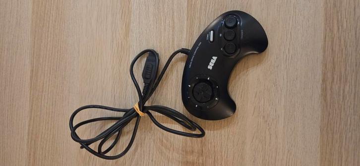 Sega Mega Drive 2-controller, Games en Spelcomputers, Spelcomputers | Sega, Gebruikt, Mega Drive, Ophalen