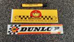 Vintage 2 grote stickers autobanden merk Dunlop, Auto of Motor, Ophalen of Verzenden, Zo goed als nieuw