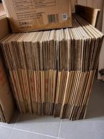 Cardboard boxes two sizes available, Enlèvement, Utilisé, Boîte, NA
