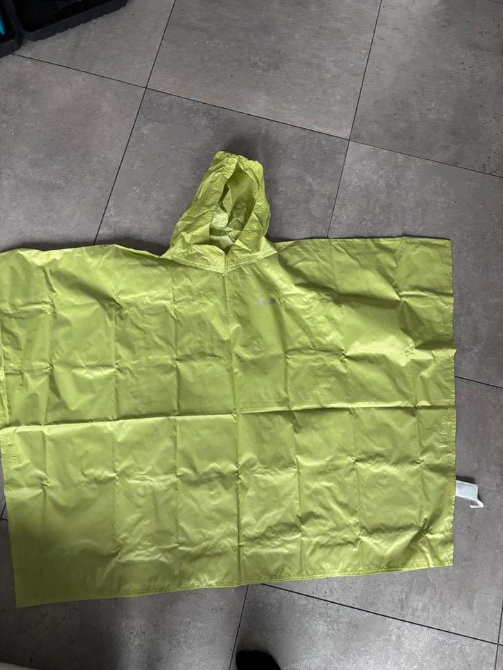 Poncho Solognac 12 jaar, Caravans en Kamperen, Regenkleding, Zo goed als nieuw, Ophalen of Verzenden