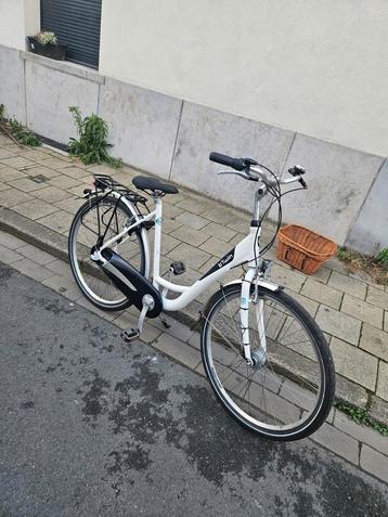 Fiets b twin dames 28 inch.In top staat beschikbaar voor biedingen