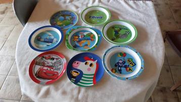 Plastic kinderservies - 1 euro per stuk beschikbaar voor biedingen
