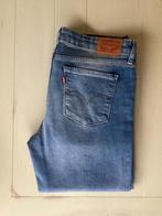Levi’s Dames Jeansbroek 714 straight 30x32 Nieuw., Blauw, Nieuw, Ophalen of Verzenden, W30 - W32 (confectie 38/40)
