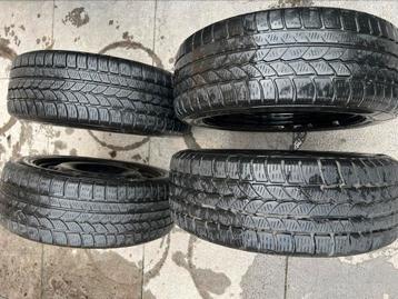 Te koop 4 banden compleet in perfecte staat.185/55r15 beschikbaar voor biedingen