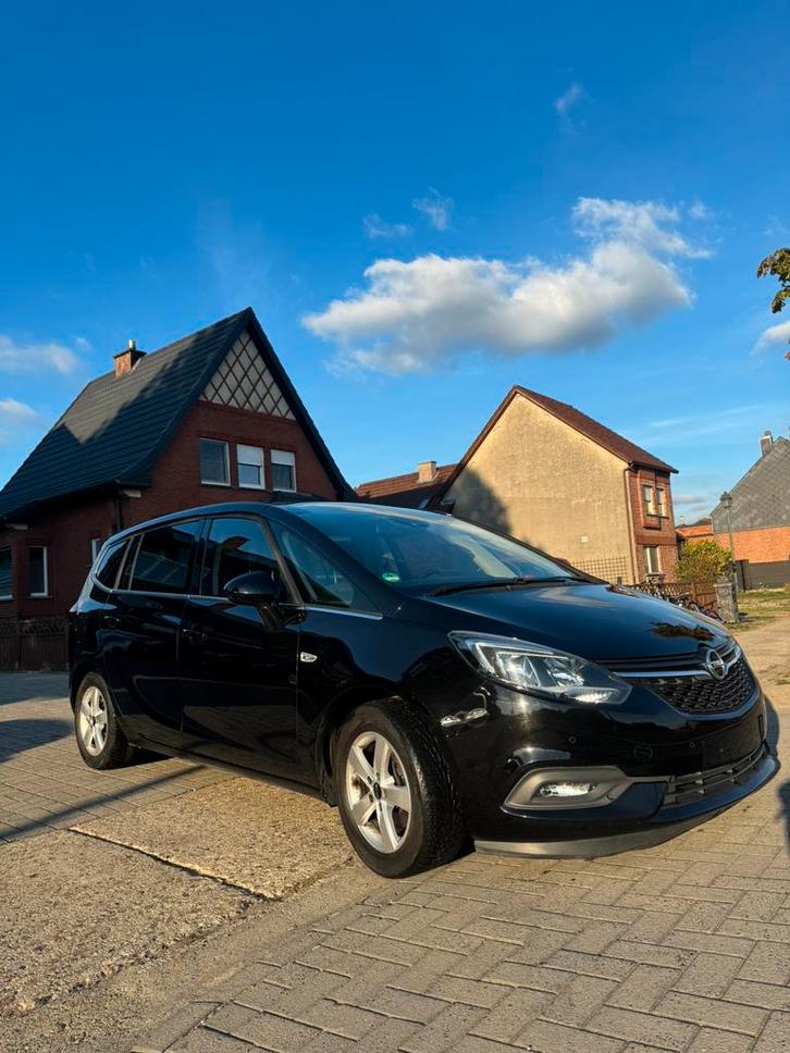 Opel Zafira tourer 1.4 benzine 7 plaats euro 6, Auto's, Opel, Bedrijf, Te koop, Zafira, Benzine, Euro 6, 5 deurs, Handgeschakeld