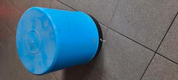 Papier dispenser beschikbaar voor biedingen